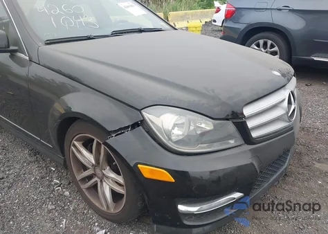 2013 Mercedes-Benz C 300 Luxury 4Matic/Sport 4Matic из США, поврежденный, VIN WDDGF8AB0DR263382